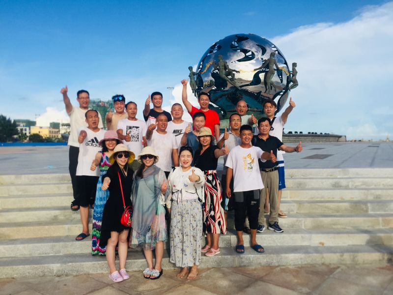 　　放飛心情，感受*美旅行